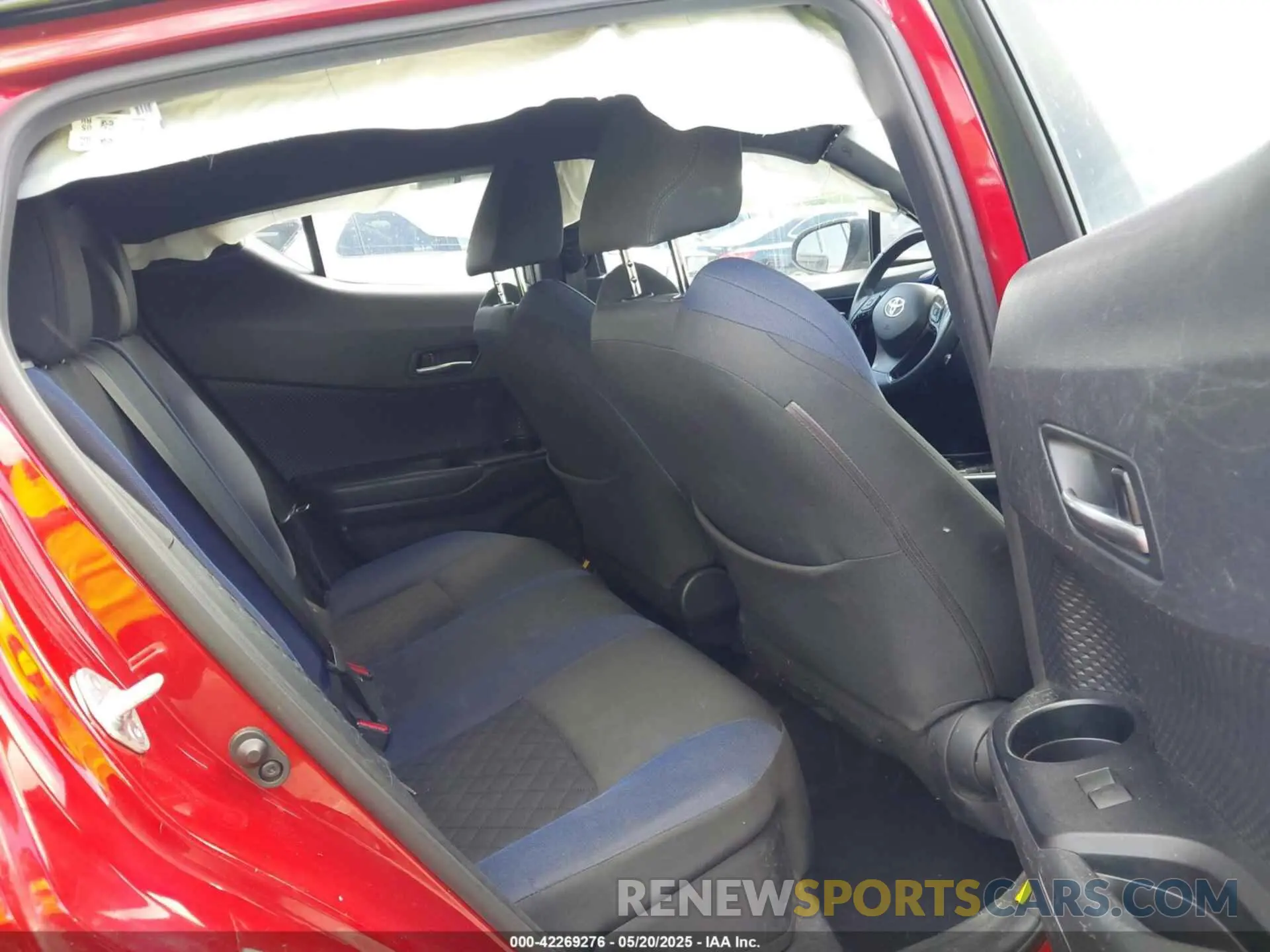 8 fotografías del automóvil dañado NMTKHMBX3LR118420 TOYOTA C-HR 2020