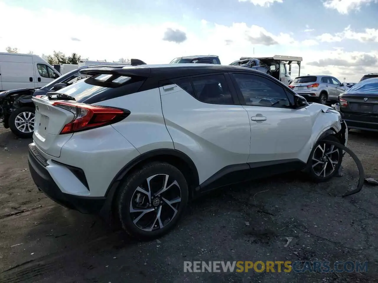 3 fotografías del automóvil dañado NMTKHMBX4LR109743 TOYOTA C-HR 2020