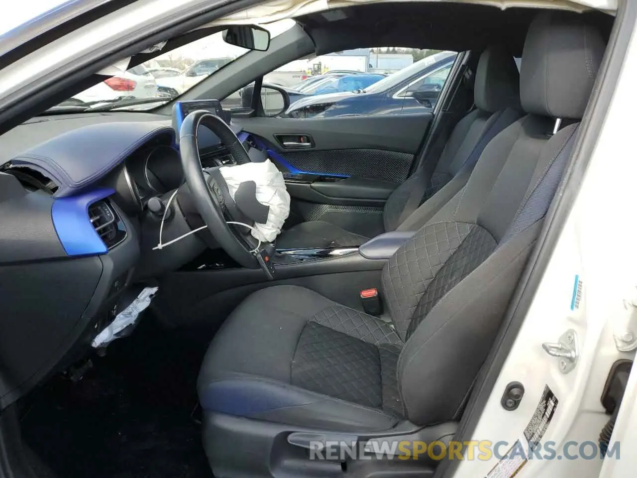 7 fotografías del automóvil dañado NMTKHMBX4LR109743 TOYOTA C-HR 2020