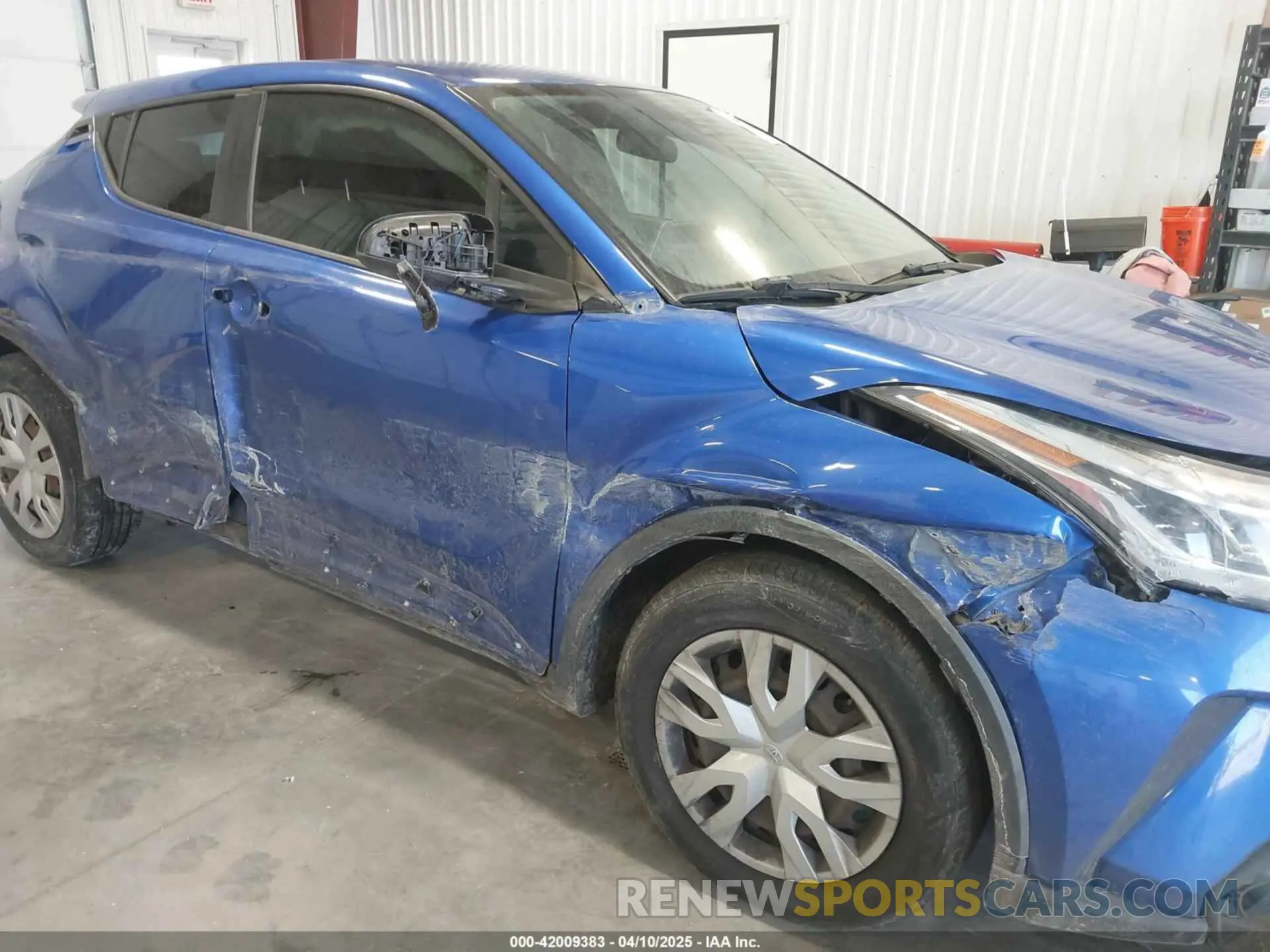17 fotografías del automóvil dañado NMTKHMBX5LR103904 TOYOTA C-HR 2020