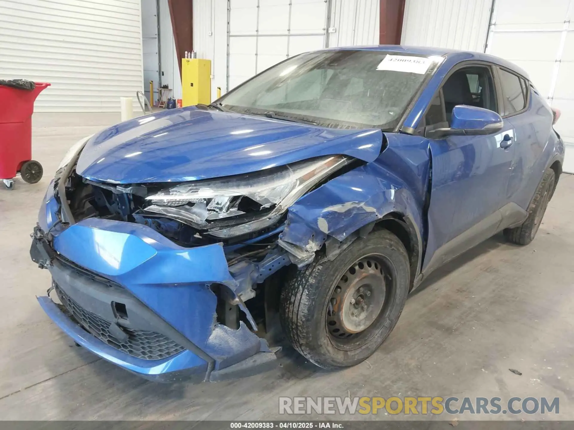 2 fotografías del automóvil dañado NMTKHMBX5LR103904 TOYOTA C-HR 2020