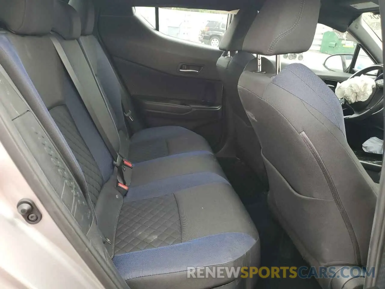 11 fotografías del automóvil dañado NMTKHMBX5LR104910 TOYOTA C-HR 2020