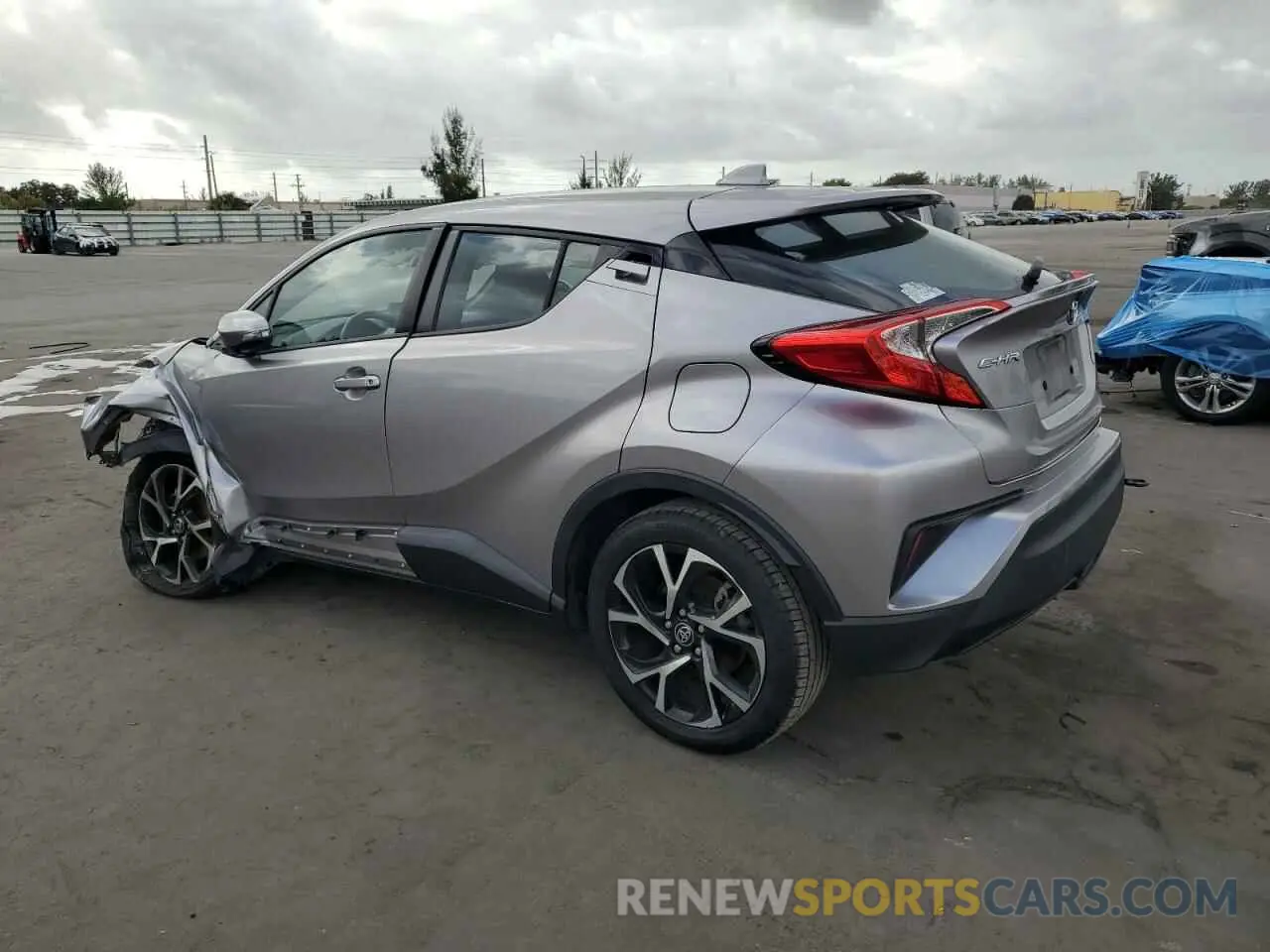 2 fotografías del automóvil dañado NMTKHMBX5LR104910 TOYOTA C-HR 2020