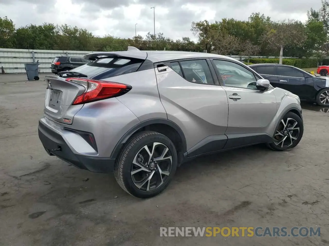 3 fotografías del automóvil dañado NMTKHMBX5LR104910 TOYOTA C-HR 2020