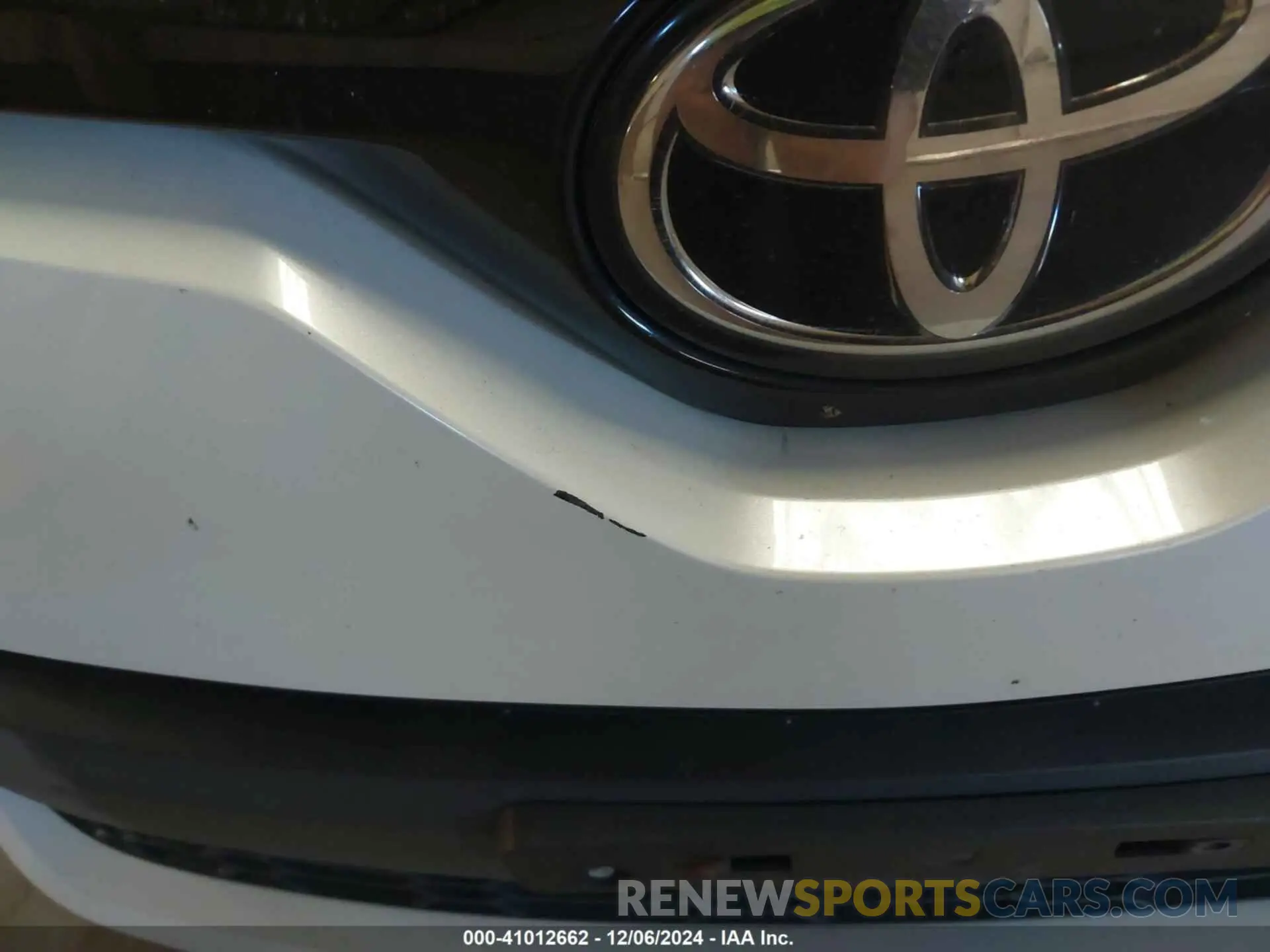 19 fotografías del automóvil dañado NMTKHMBX5LR105281 TOYOTA C-HR 2020