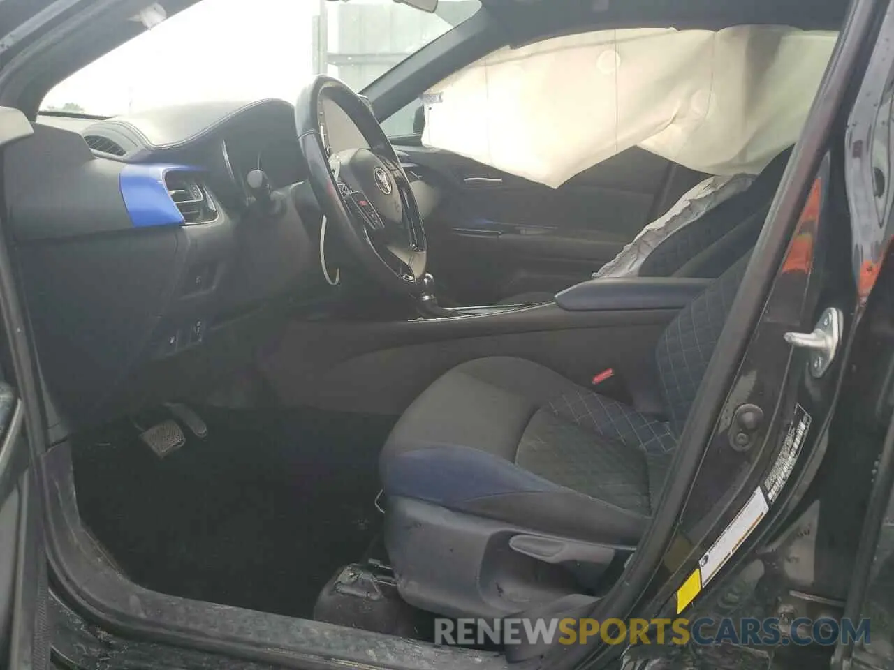 7 fotografías del automóvil dañado NMTKHMBX5LR105717 TOYOTA C-HR 2020