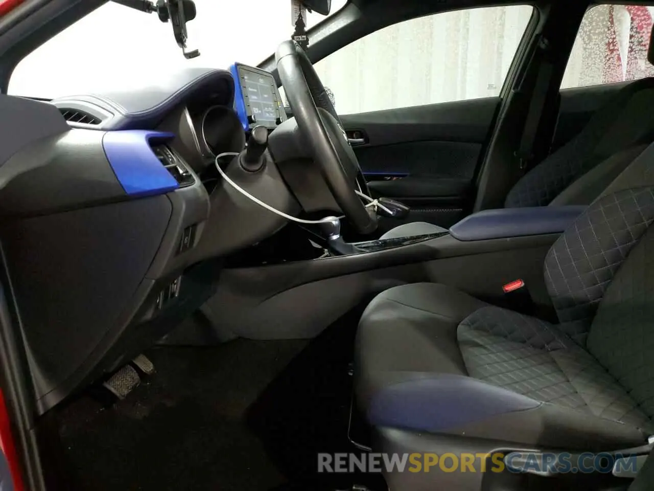 7 fotografías del automóvil dañado NMTKHMBX5LR107418 TOYOTA C-HR 2020
