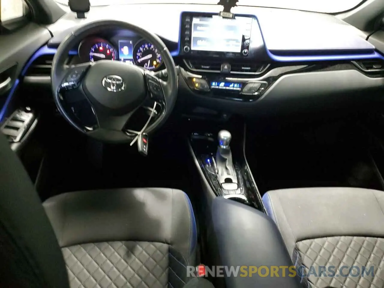 8 fotografías del automóvil dañado NMTKHMBX5LR107418 TOYOTA C-HR 2020