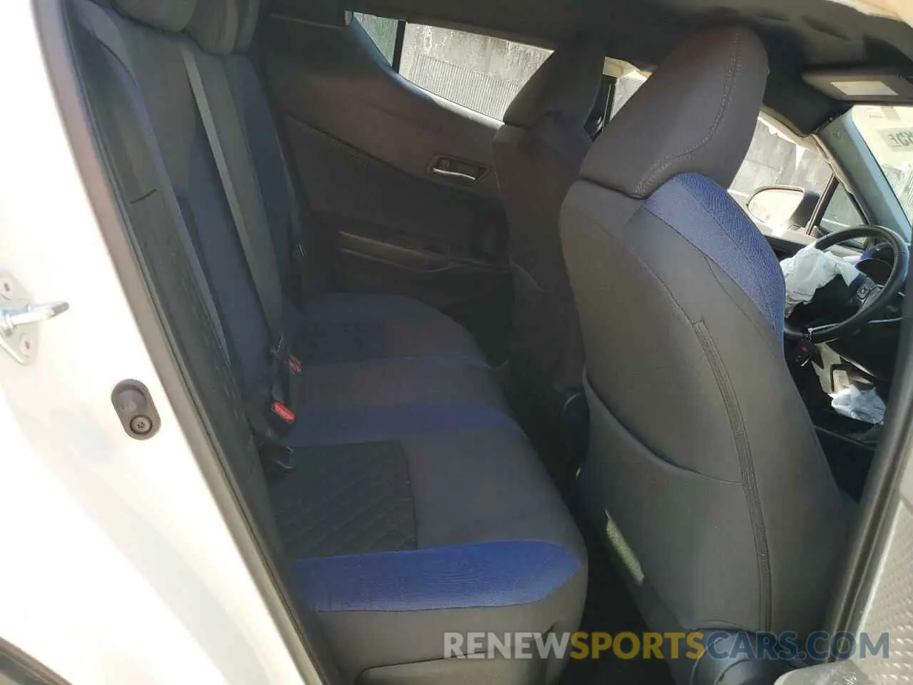 12 fotografías del automóvil dañado NMTKHMBX5LR109721 TOYOTA C-HR 2020