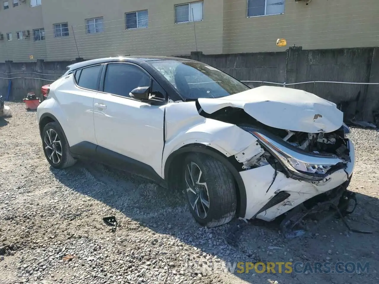 4 fotografías del automóvil dañado NMTKHMBX5LR109721 TOYOTA C-HR 2020