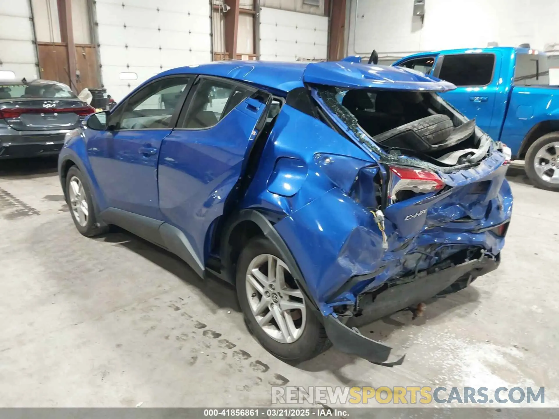 3 fotografías del automóvil dañado NMTKHMBX5LR112084 TOYOTA C-HR 2020