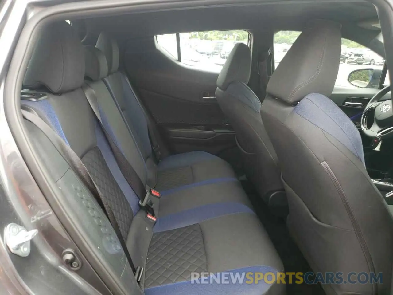 6 fotografías del automóvil dañado NMTKHMBX5LR113641 TOYOTA C-HR 2020