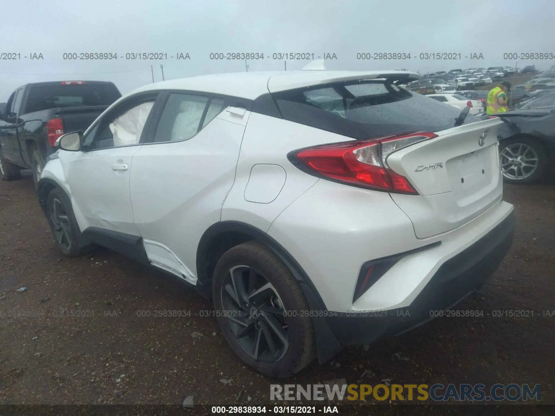 3 fotografías del automóvil dañado NMTKHMBX5LR118290 TOYOTA C-HR 2020