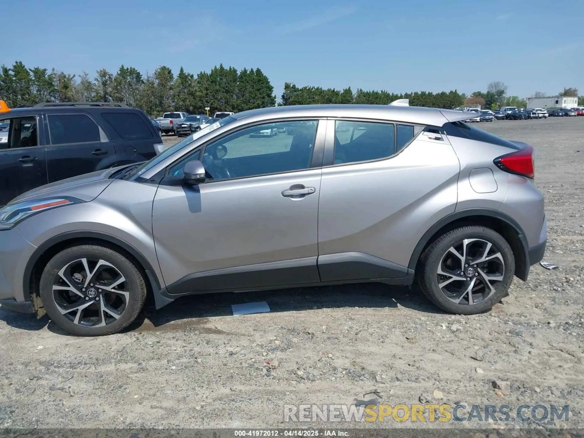 14 fotografías del automóvil dañado NMTKHMBX6LR106469 TOYOTA C-HR 2020