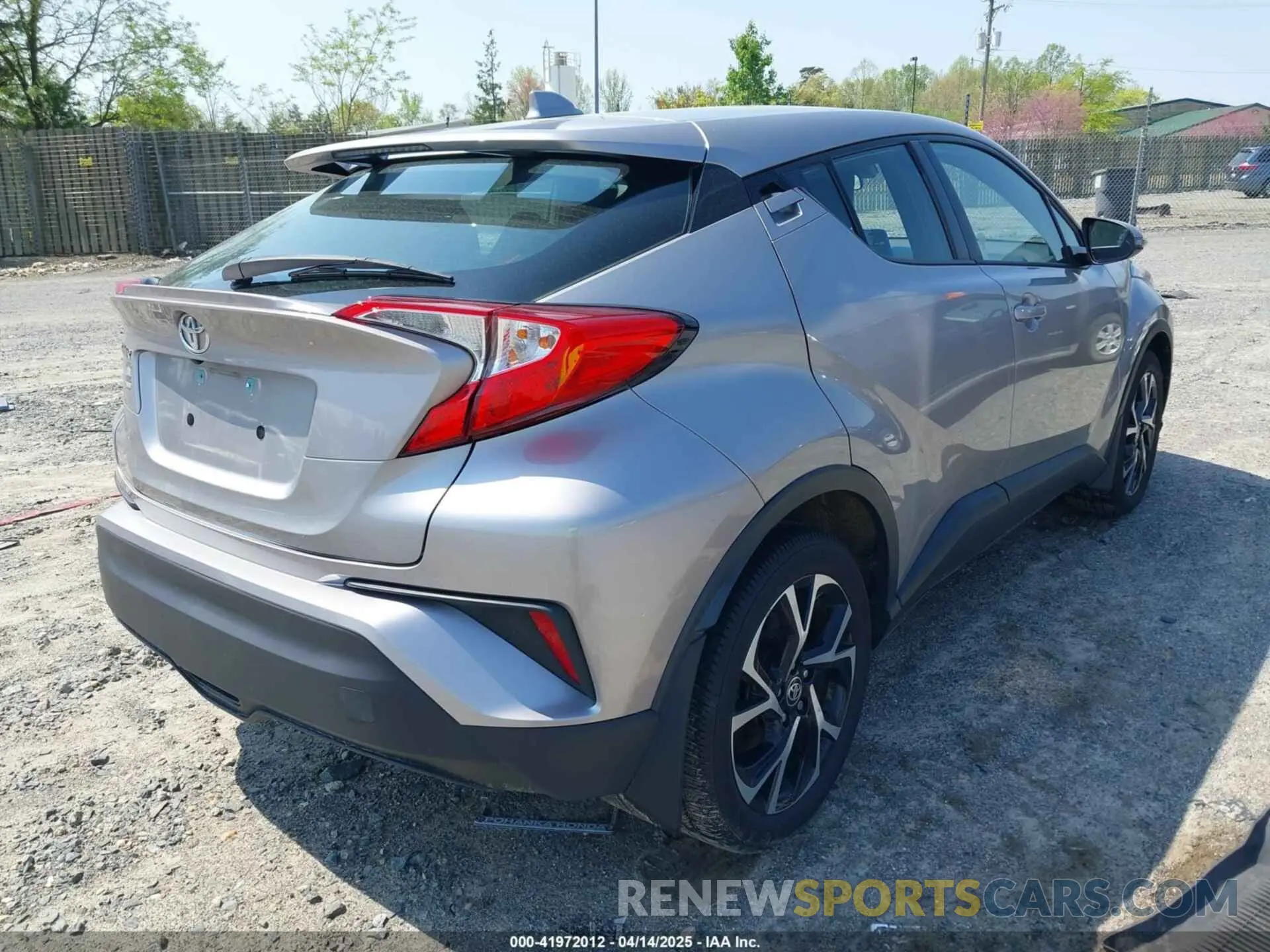 4 fotografías del automóvil dañado NMTKHMBX6LR106469 TOYOTA C-HR 2020