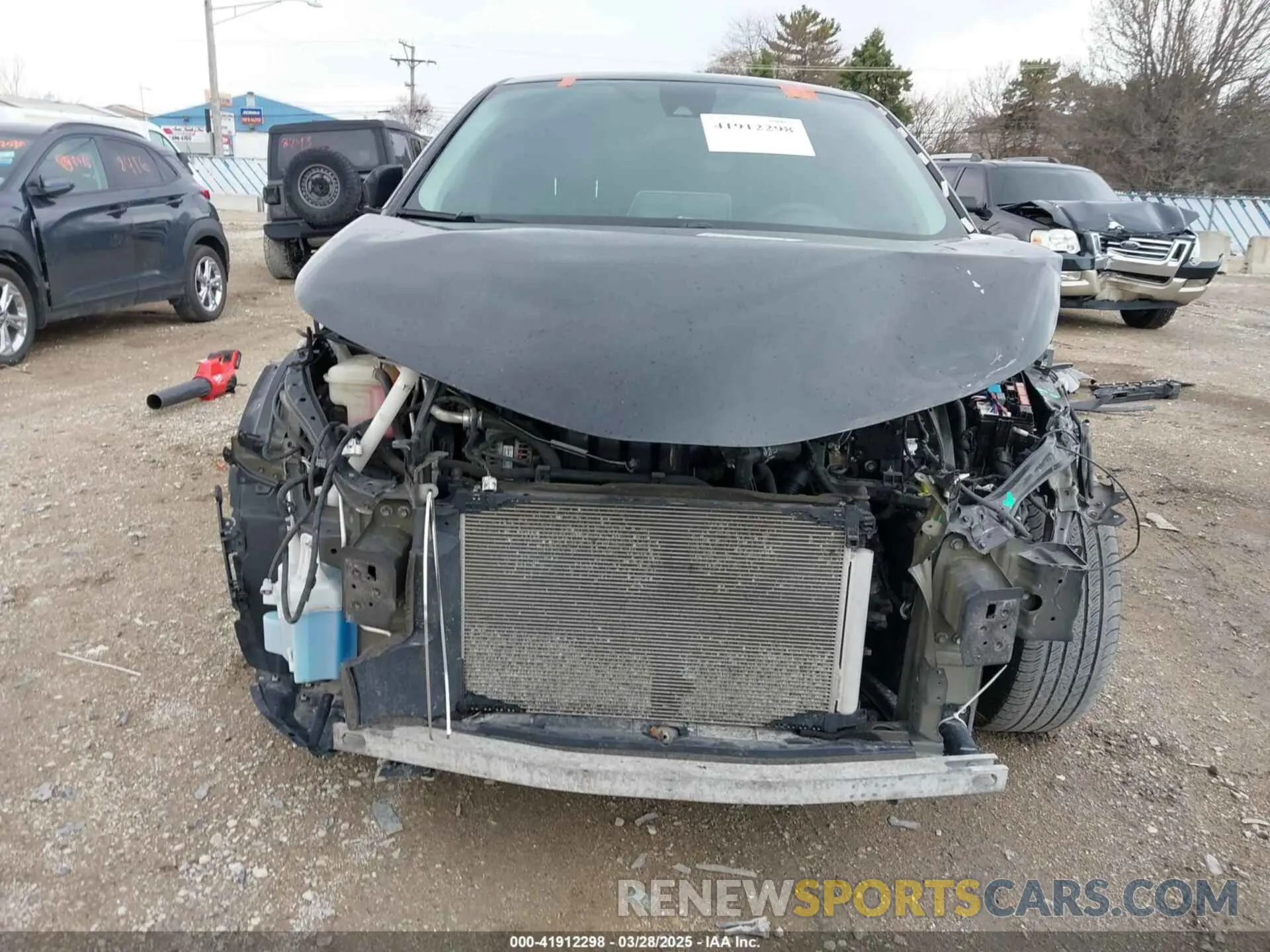 12 fotografías del automóvil dañado NMTKHMBX6LR117858 TOYOTA C-HR 2020