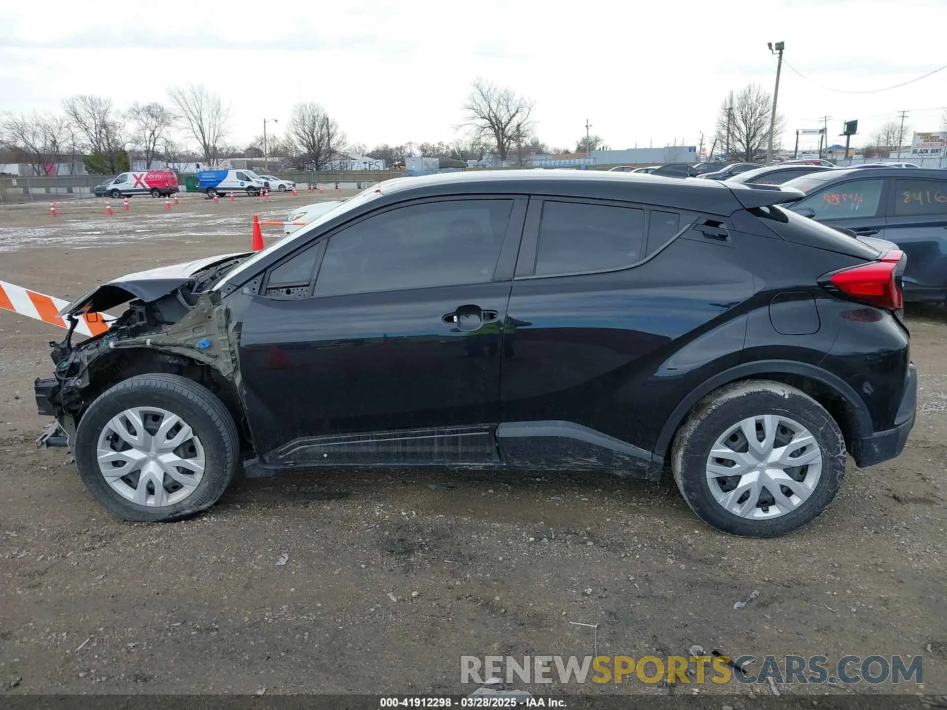 14 fotografías del automóvil dañado NMTKHMBX6LR117858 TOYOTA C-HR 2020