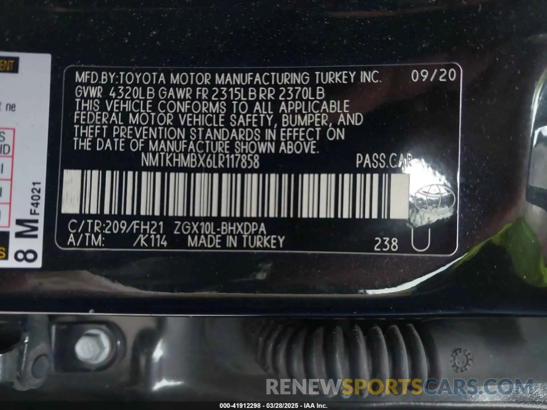 9 fotografías del automóvil dañado NMTKHMBX6LR117858 TOYOTA C-HR 2020