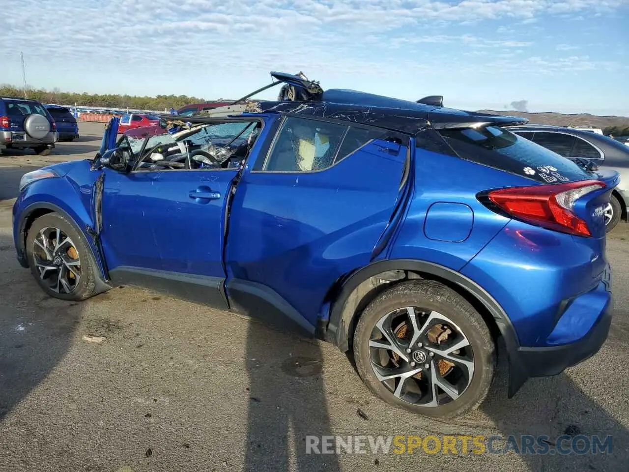 2 fotografías del automóvil dañado NMTKHMBX8LR109664 TOYOTA C-HR 2020