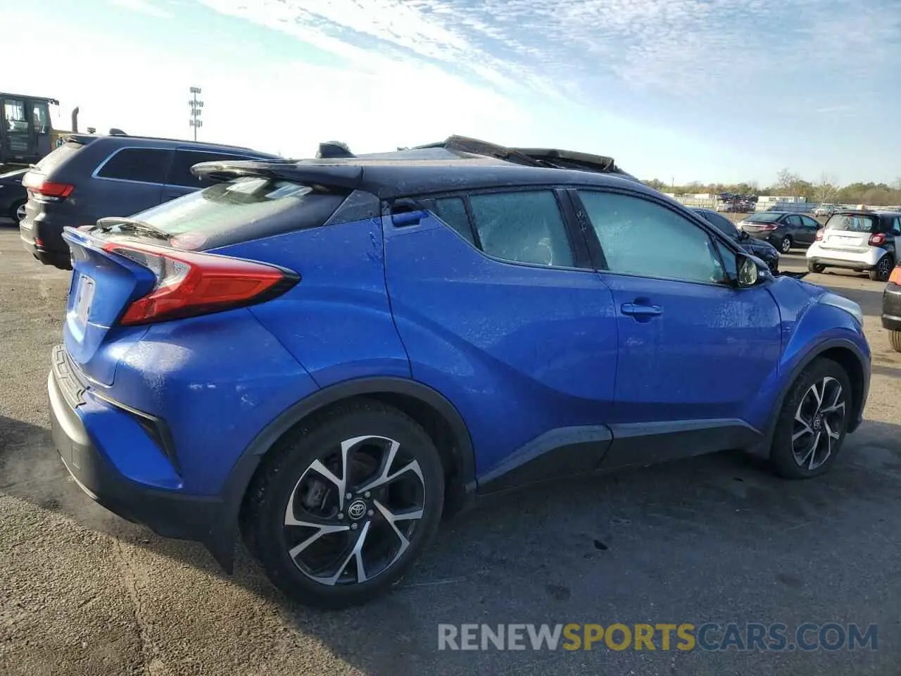 3 fotografías del automóvil dañado NMTKHMBX8LR109664 TOYOTA C-HR 2020