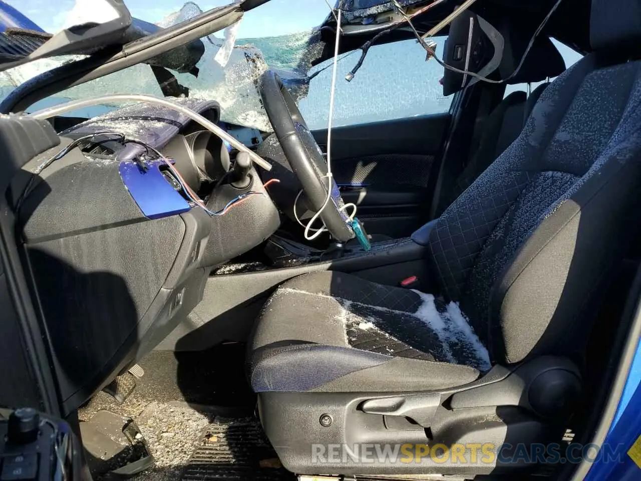 7 fotografías del automóvil dañado NMTKHMBX8LR109664 TOYOTA C-HR 2020