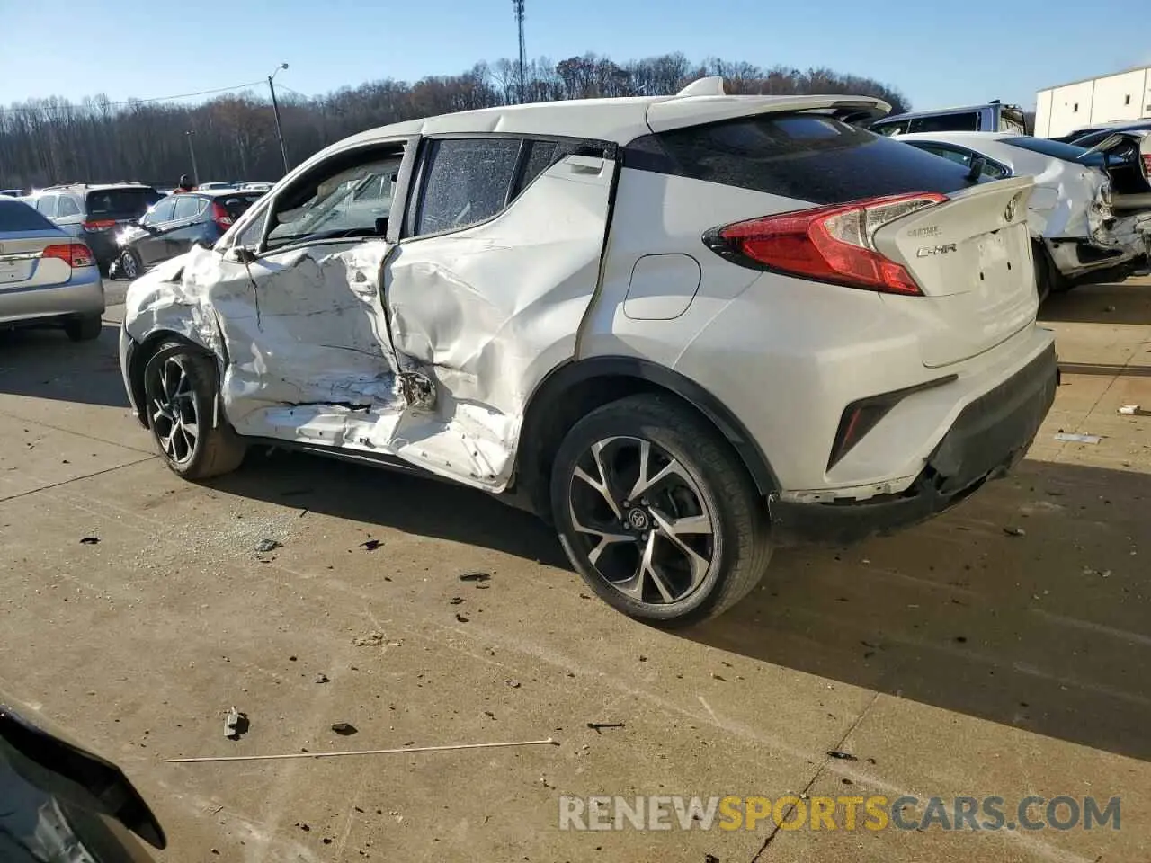 2 fotografías del automóvil dañado NMTKHMBX8LR116761 TOYOTA C-HR 2020
