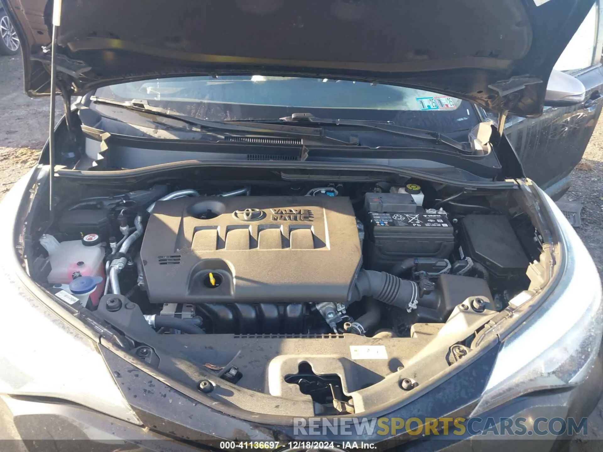 10 fotografías del automóvil dañado NMTKHMBX9LR107325 TOYOTA C-HR 2020