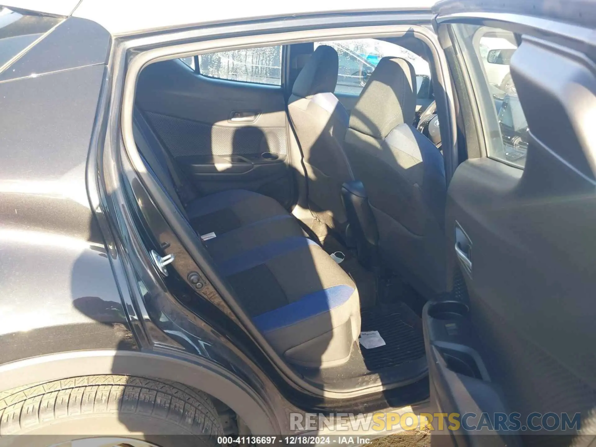 8 fotografías del automóvil dañado NMTKHMBX9LR107325 TOYOTA C-HR 2020