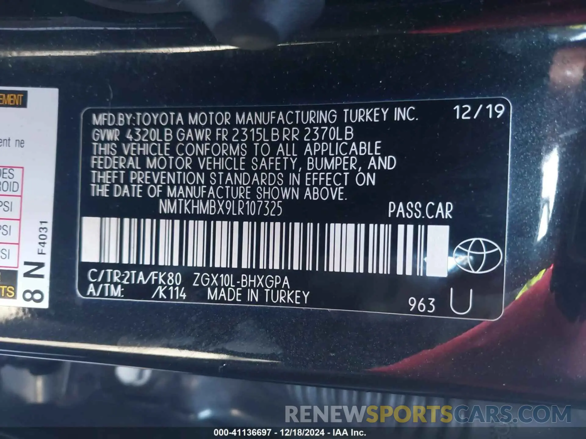 9 fotografías del automóvil dañado NMTKHMBX9LR107325 TOYOTA C-HR 2020