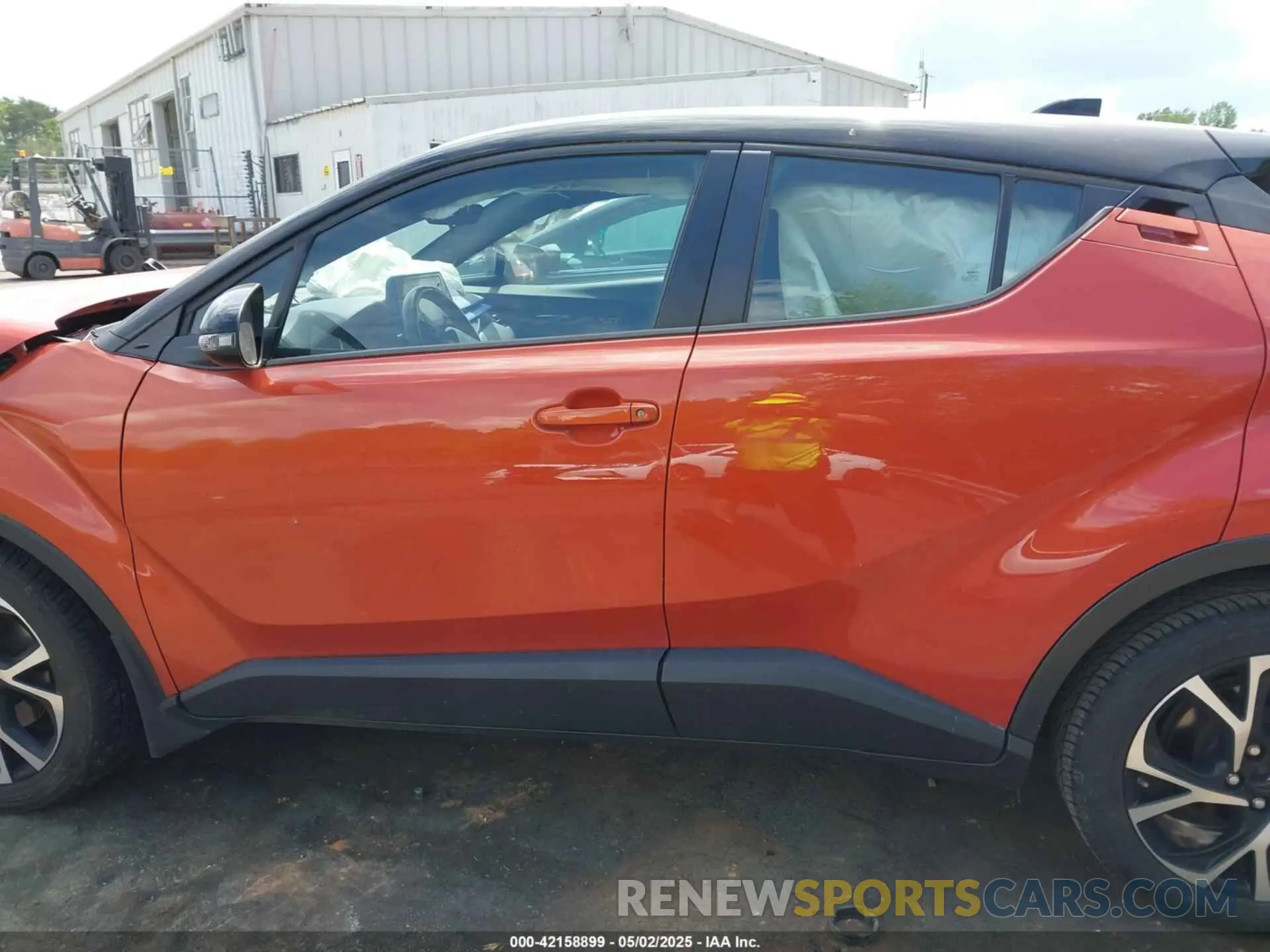 14 fotografías del automóvil dañado NMTKHMBX9LR107762 TOYOTA C-HR 2020