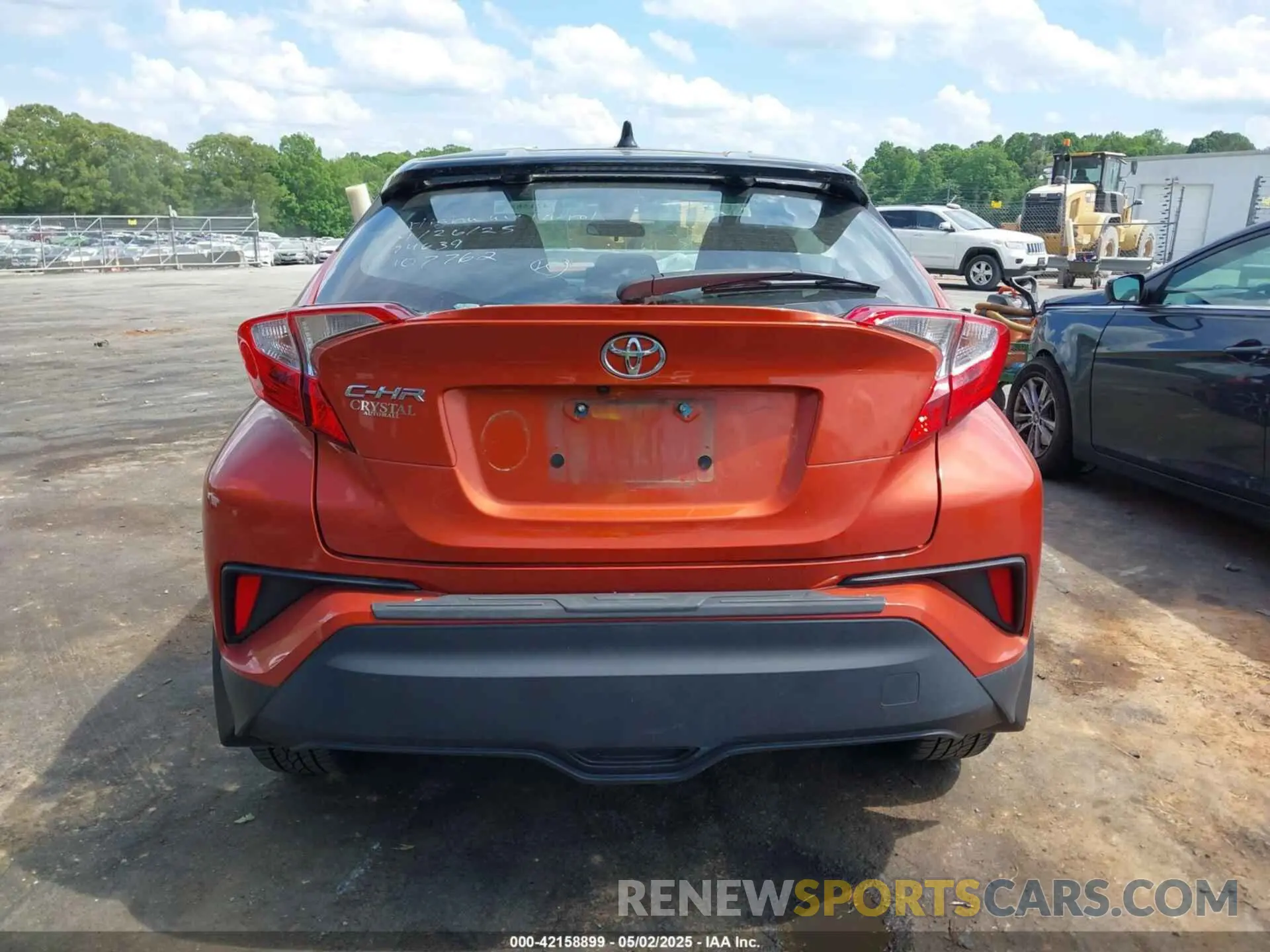16 fotografías del automóvil dañado NMTKHMBX9LR107762 TOYOTA C-HR 2020