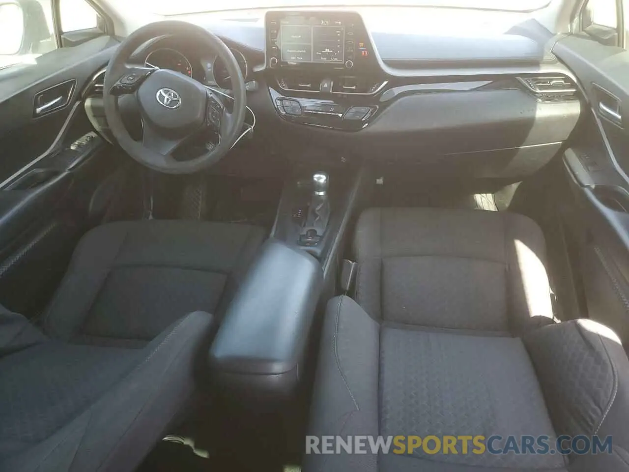 8 fotografías del automóvil dañado NMTKHMBX9LR109088 TOYOTA C-HR 2020