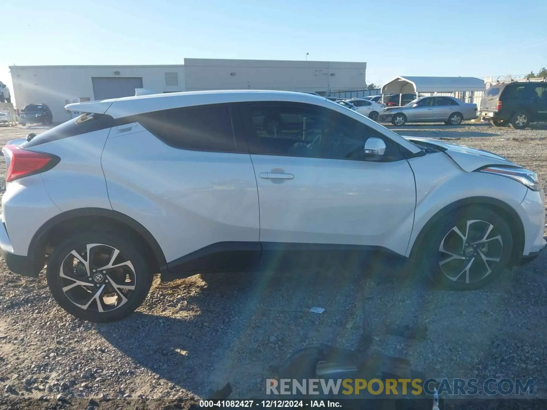 13 fotografías del automóvil dañado NMTKHMBX9LR114159 TOYOTA C-HR 2020