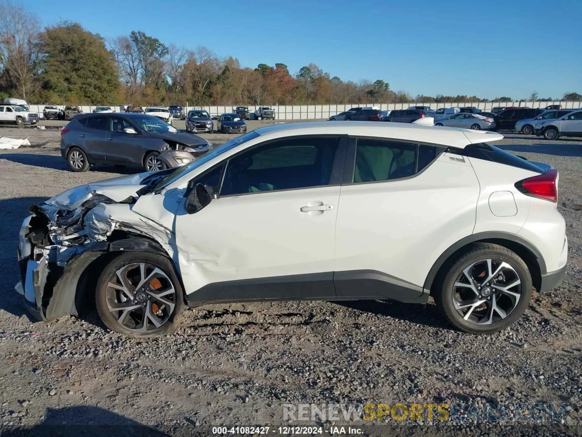 14 fotografías del automóvil dañado NMTKHMBX9LR114159 TOYOTA C-HR 2020