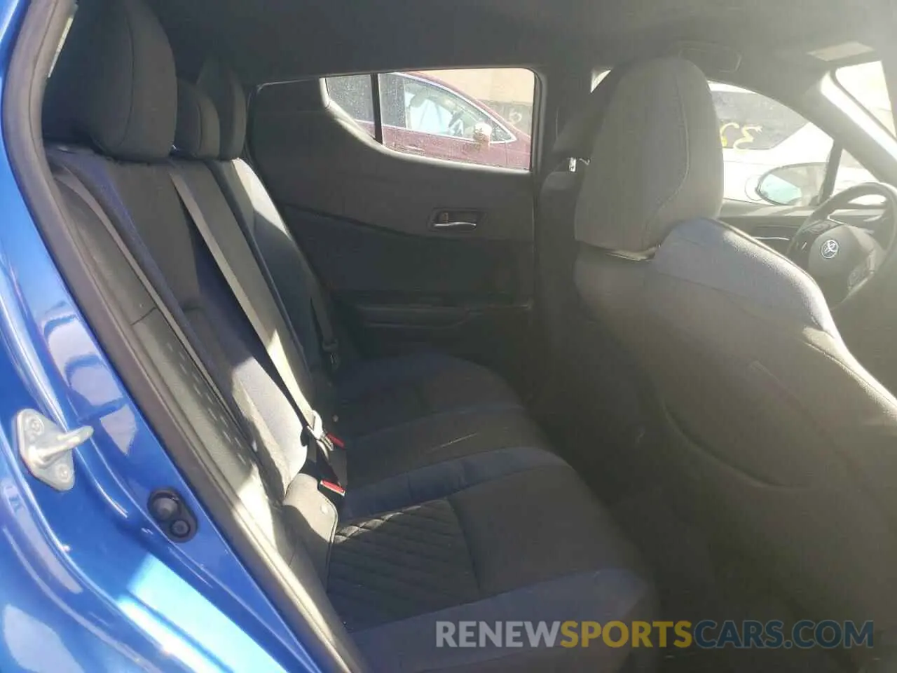 6 fotografías del automóvil dañado NMTKHMBXXLR104496 TOYOTA C-HR 2020