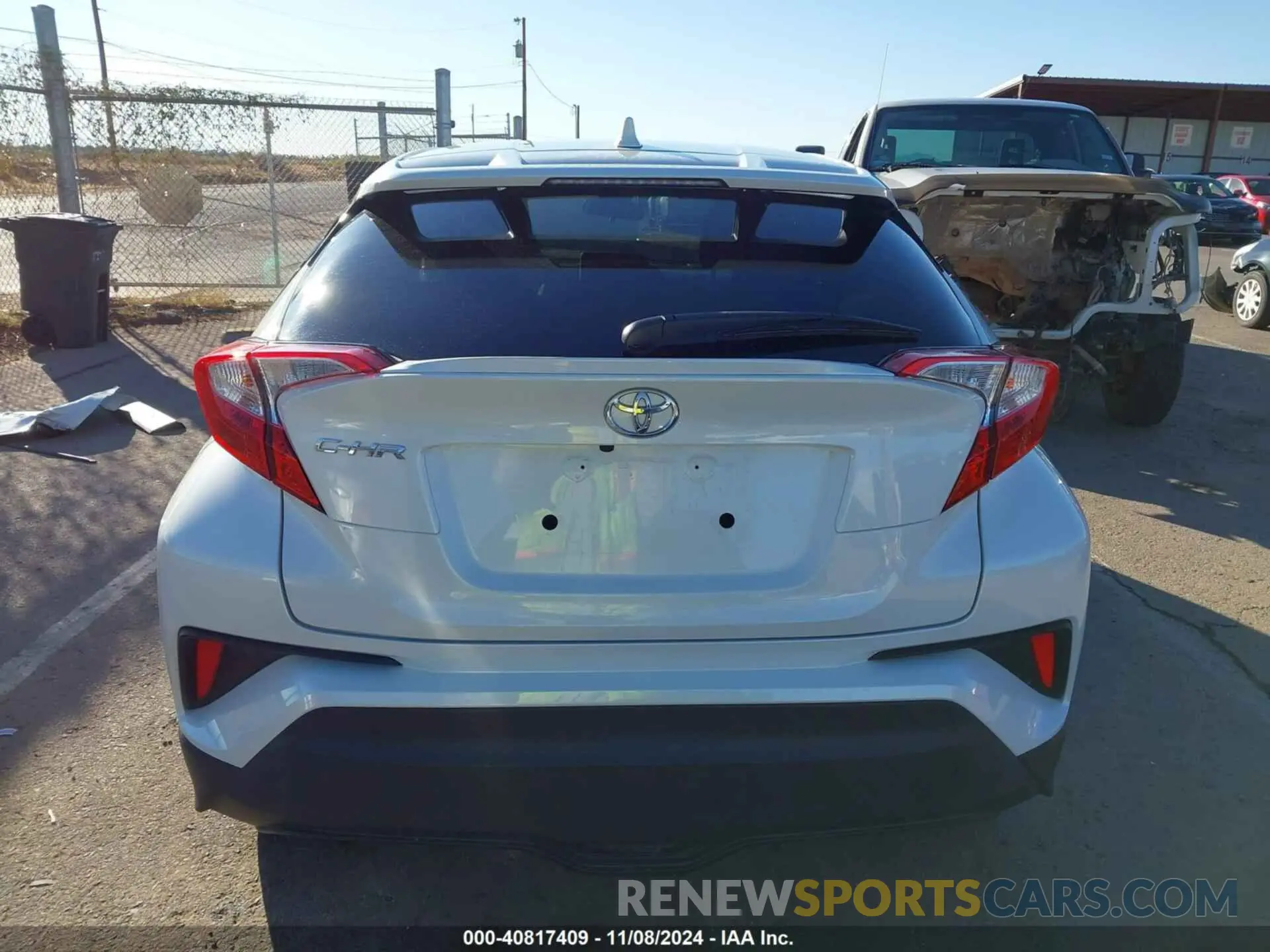 16 fotografías del automóvil dañado NMTKHMBXXLR118477 TOYOTA C-HR 2020