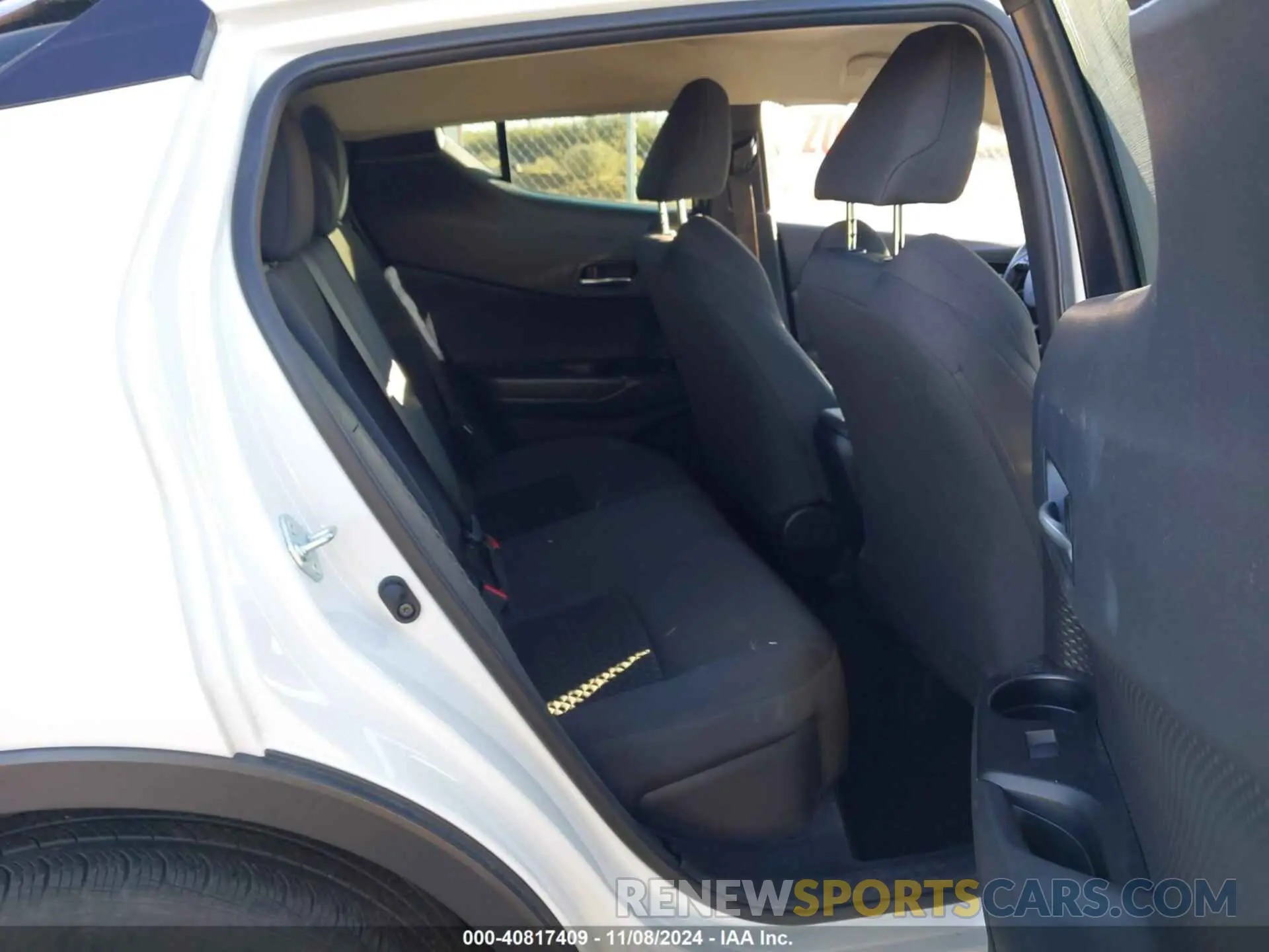 8 fotografías del automóvil dañado NMTKHMBXXLR118477 TOYOTA C-HR 2020
