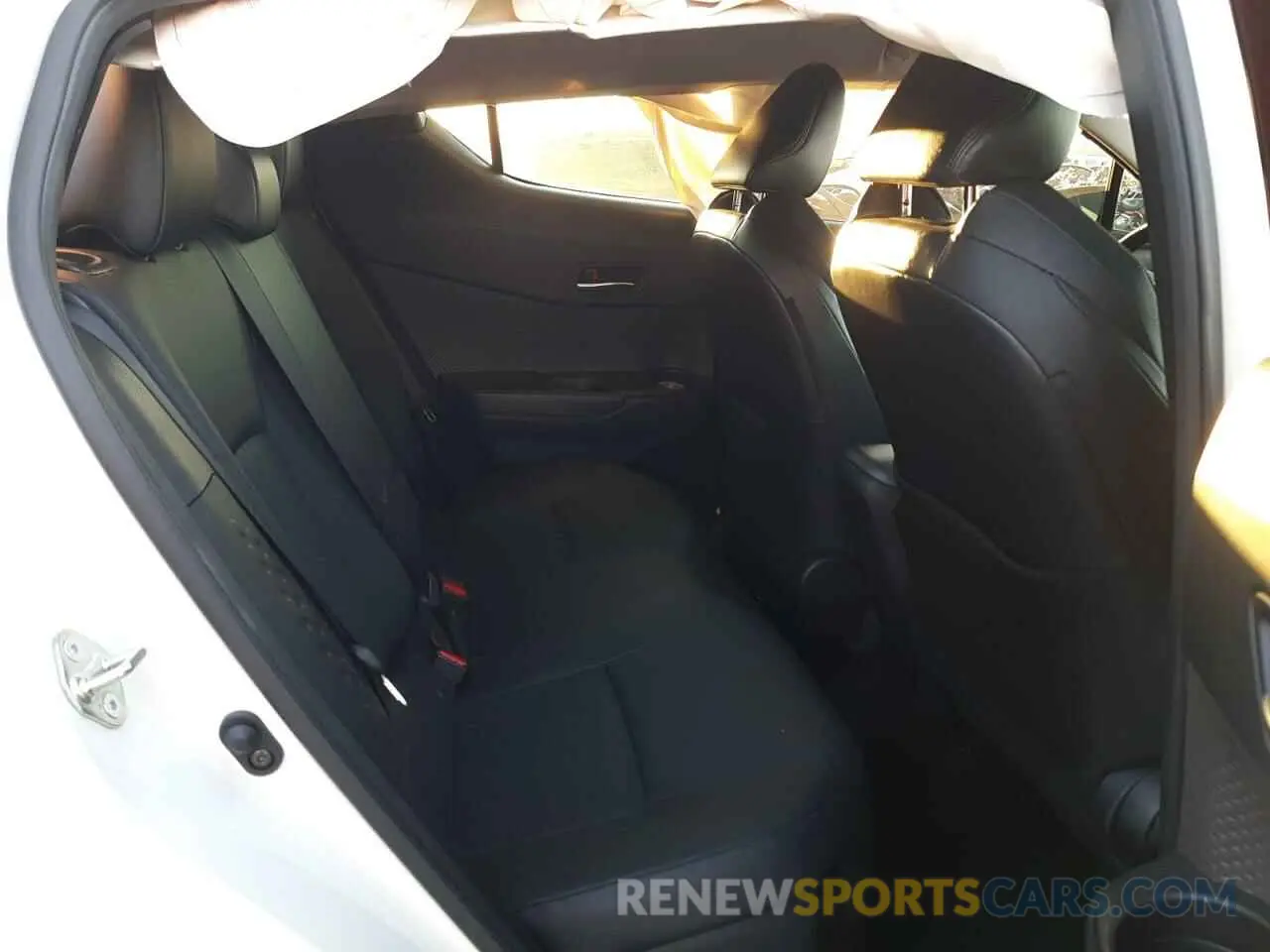 6 fotografías del automóvil dañado JTNKHMBX0M1096825 TOYOTA C-HR 2021