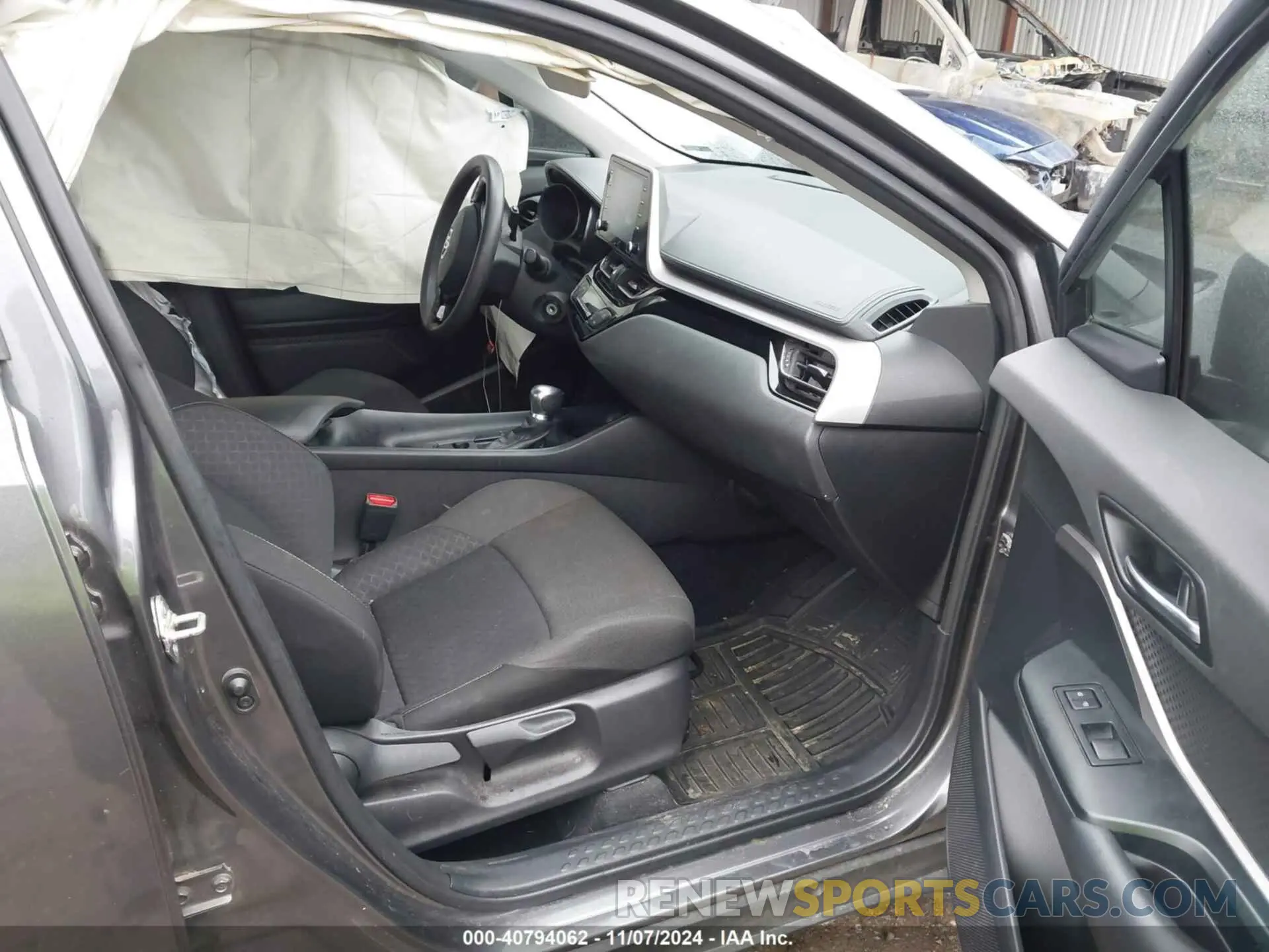5 fotografías del automóvil dañado JTNKHMBX1M1111204 TOYOTA C-HR 2021