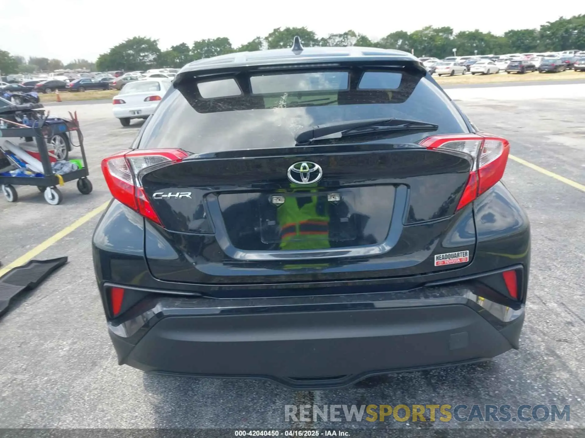 15 fotografías del automóvil dañado JTNKHMBX2M1101054 TOYOTA C-HR 2021