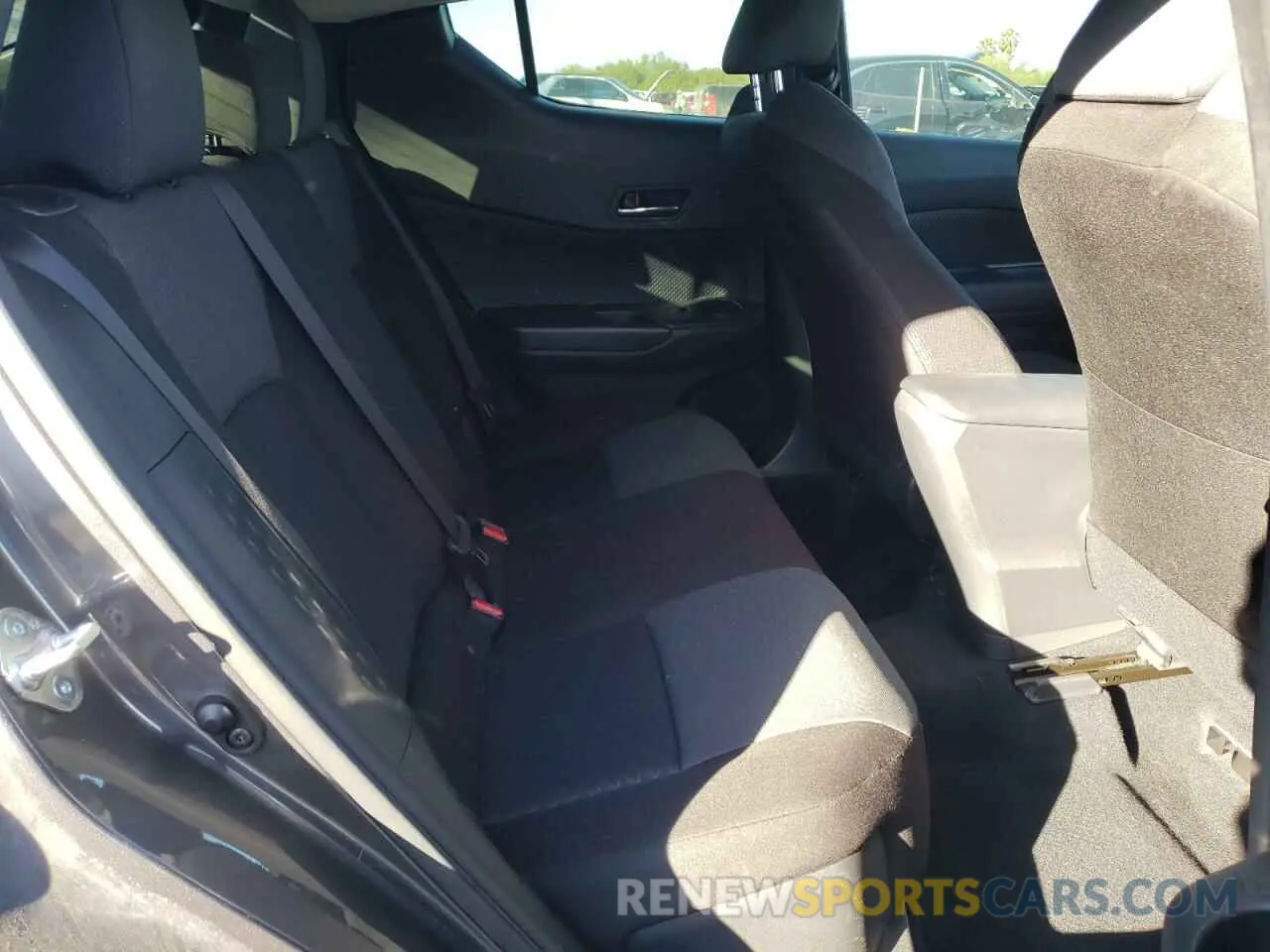 11 fotografías del automóvil dañado JTNKHMBX2M1105525 TOYOTA C-HR 2021