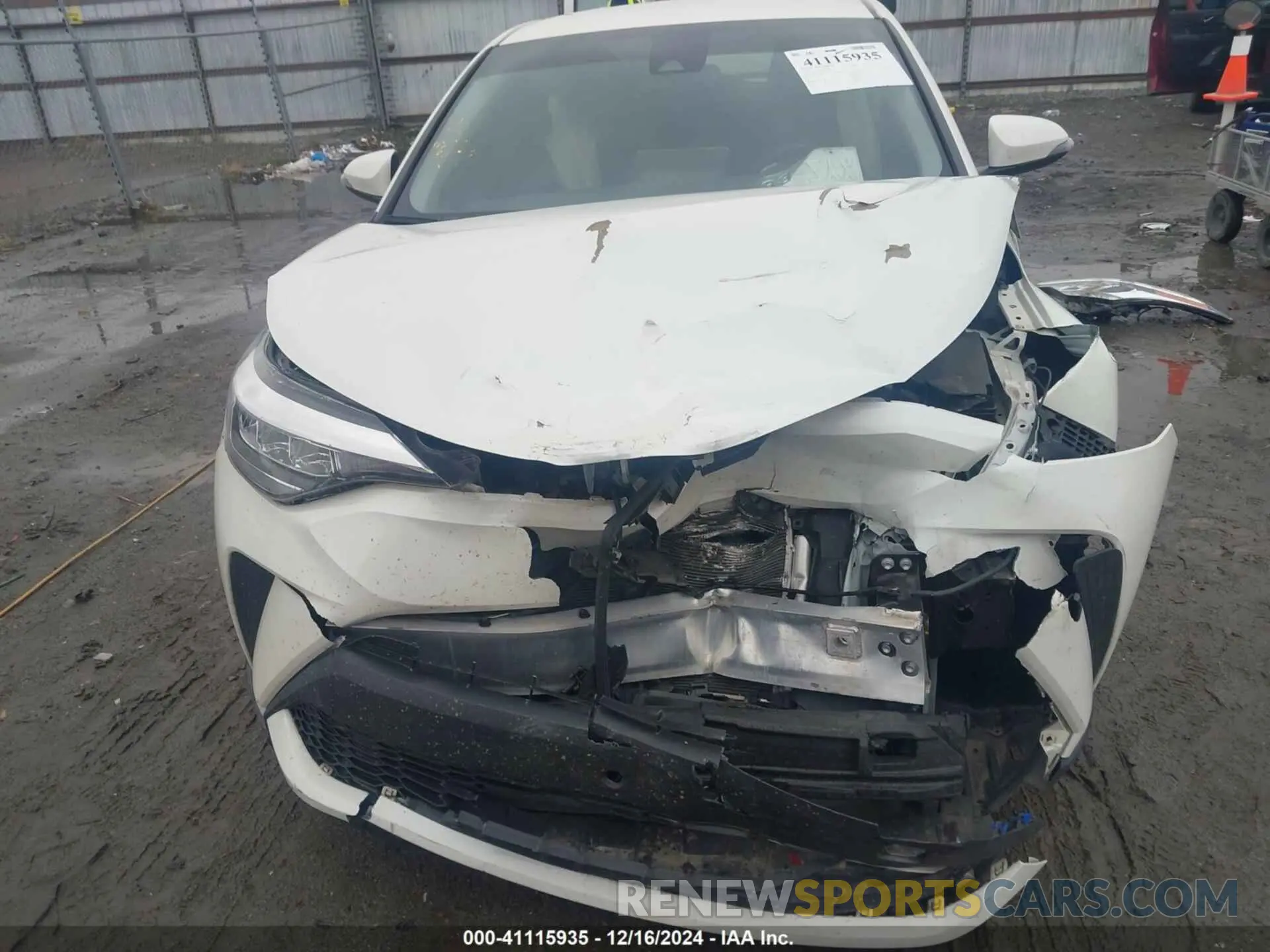 13 fotografías del automóvil dañado JTNKHMBX2M1110644 TOYOTA C-HR 2021