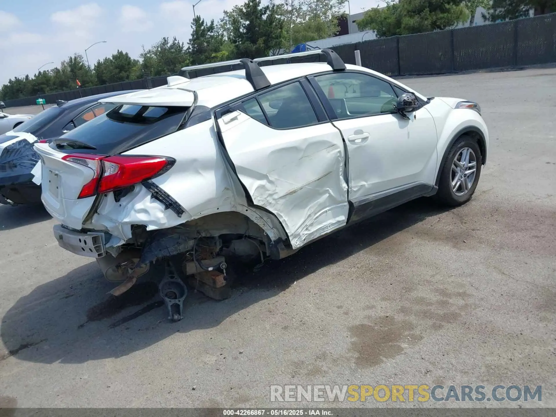 4 fotografías del automóvil dañado JTNKHMBX2M1118467 TOYOTA C-HR 2021
