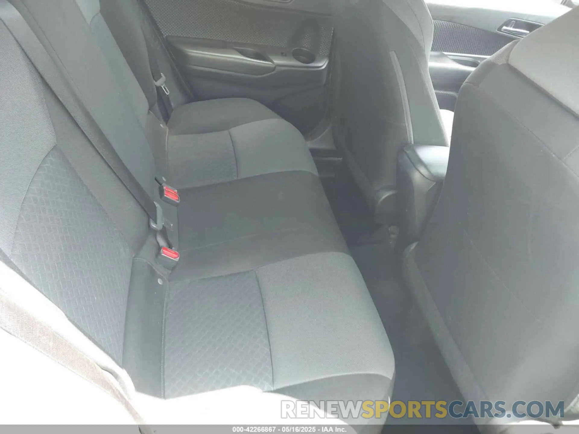 8 fotografías del automóvil dañado JTNKHMBX2M1118467 TOYOTA C-HR 2021