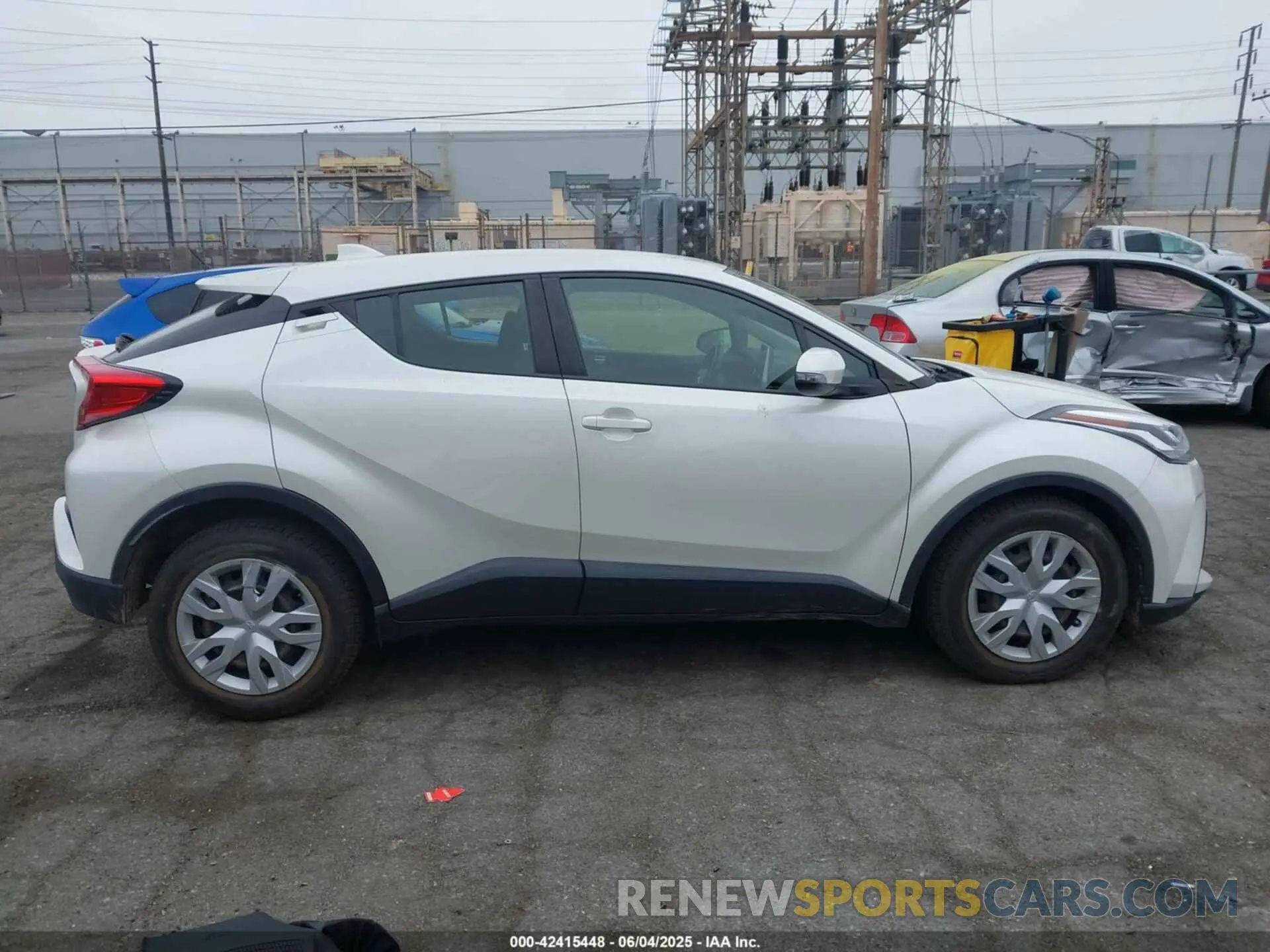 13 fotografías del automóvil dañado JTNKHMBX2M1119196 TOYOTA C-HR 2021
