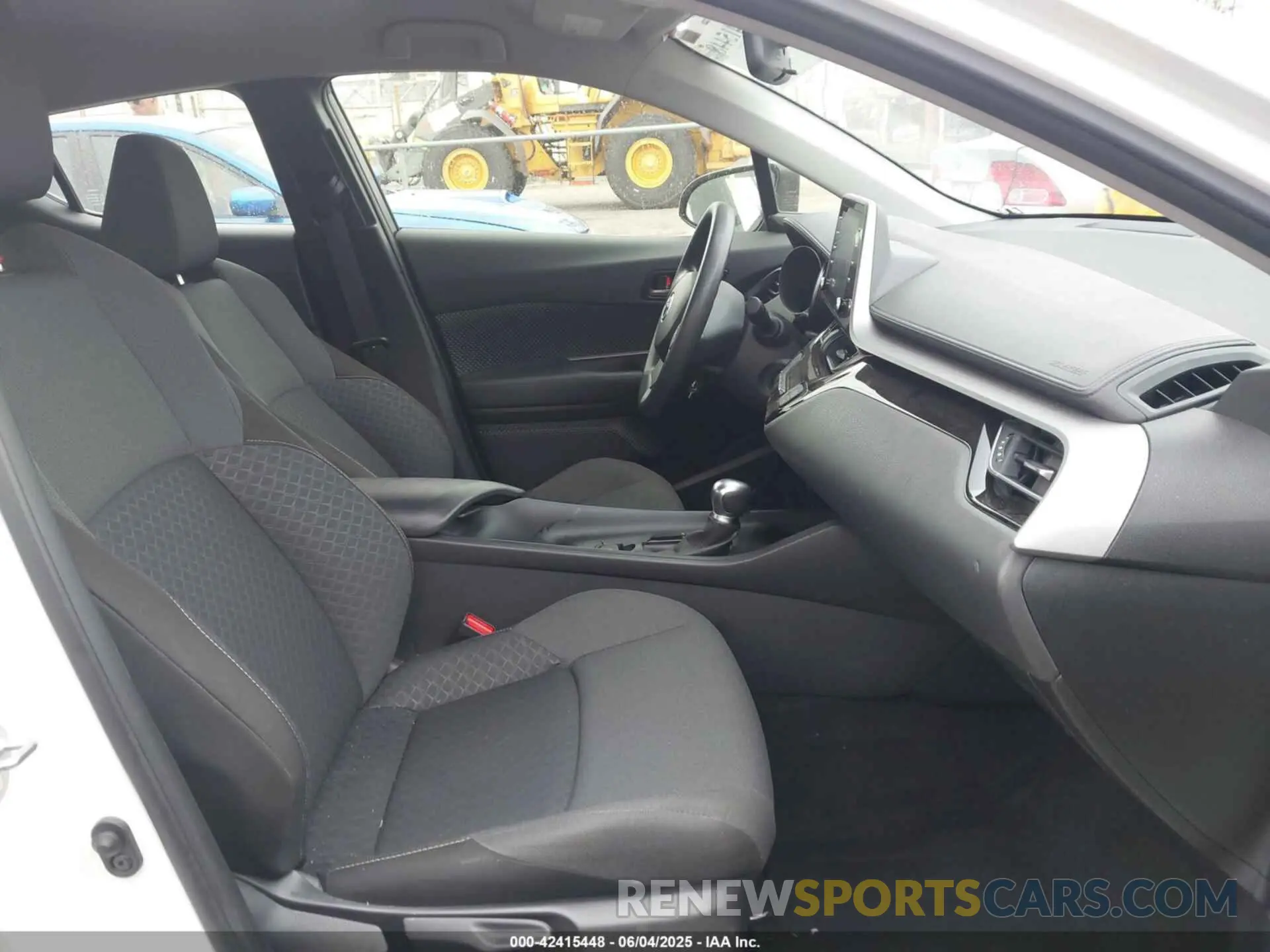 5 fotografías del automóvil dañado JTNKHMBX2M1119196 TOYOTA C-HR 2021