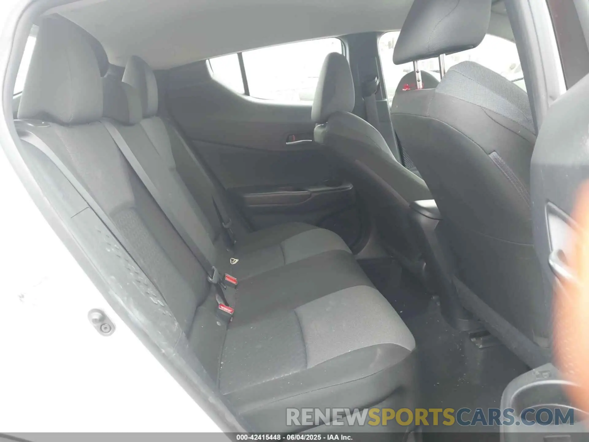 8 fotografías del automóvil dañado JTNKHMBX2M1119196 TOYOTA C-HR 2021