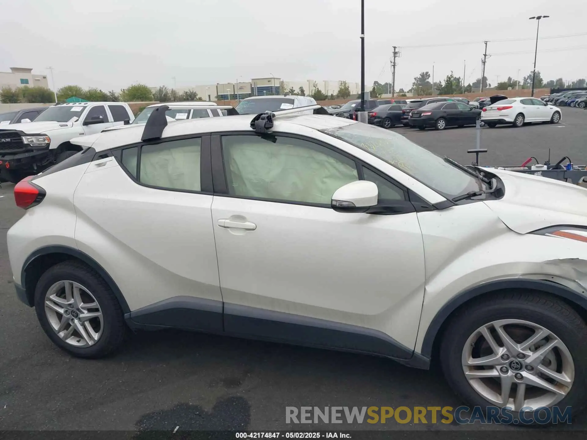 13 fotografías del automóvil dañado JTNKHMBX3M1125332 TOYOTA C-HR 2021