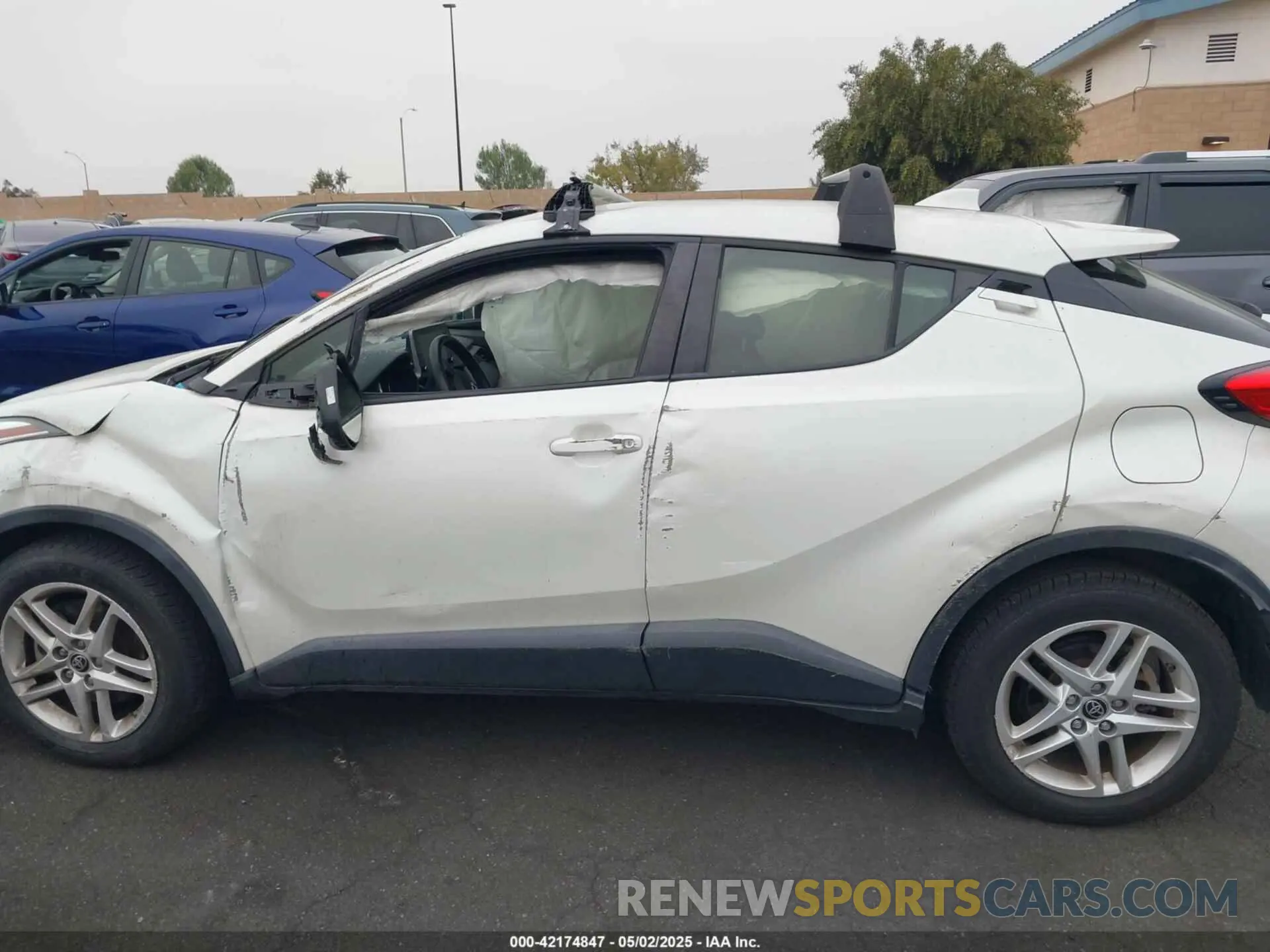 14 fotografías del automóvil dañado JTNKHMBX3M1125332 TOYOTA C-HR 2021