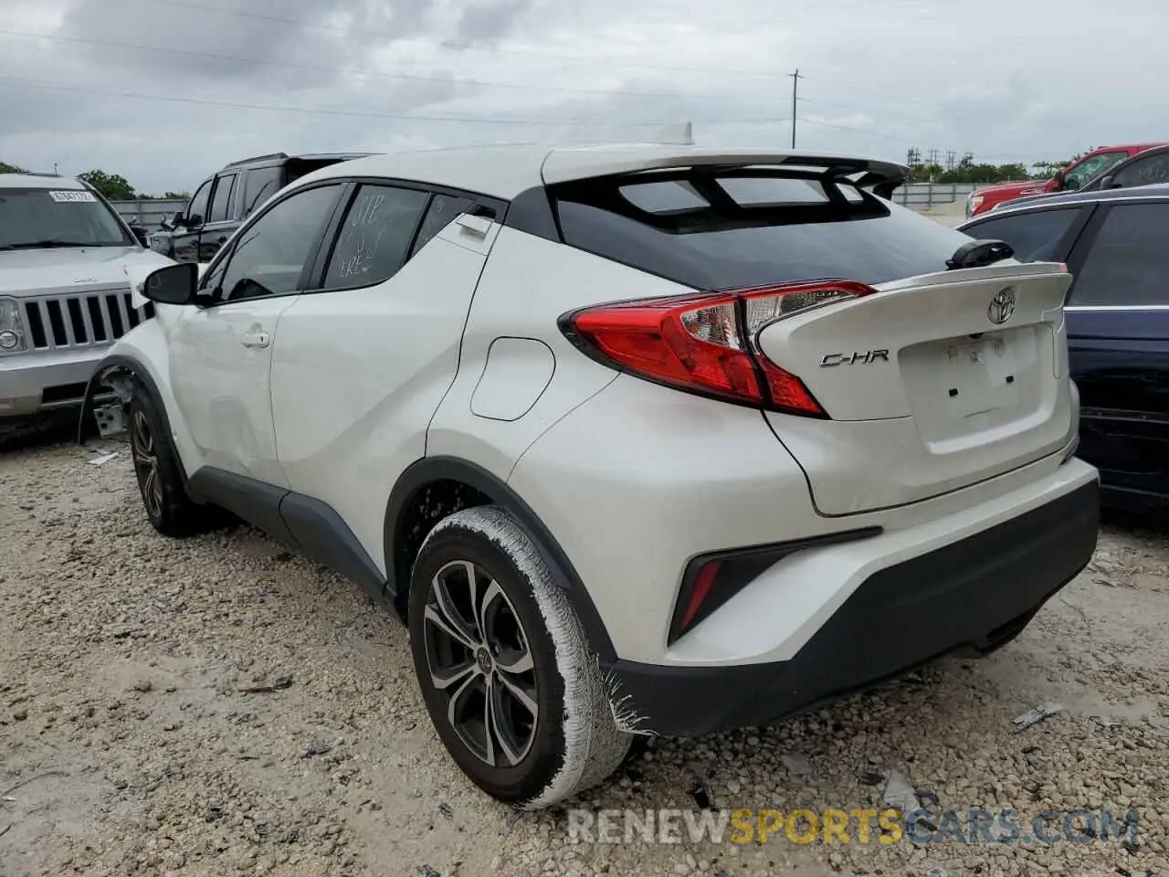 2 fotografías del automóvil dañado JTNKHMBX4M1105879 TOYOTA C-HR 2021